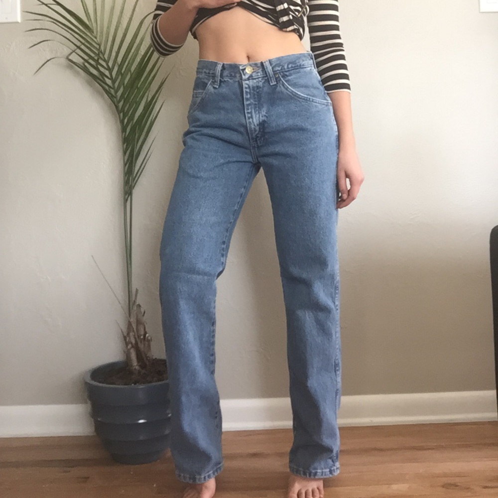 ⛔️SOLD⛔️Vintage High waisted Wrangle jeans. - Picture 1 of 4